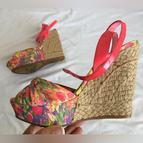 Sexy cute Gianni Bini pink/multicolored 5in peep toe platform wedges, size 7 - Picture 2 of 16